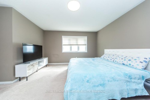3260 Sealey Crescent, Burlington, ON - Indoor Photo Showing Bedroom