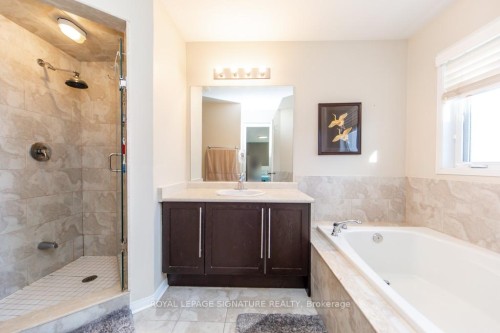 3260 Sealey Crescent, Burlington, ON - Indoor Photo Showing Bathroom