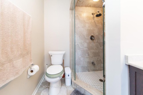 3260 Sealey Crescent, Burlington, ON - Indoor Photo Showing Bathroom