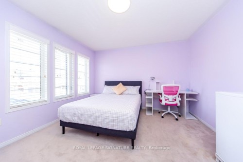 3260 Sealey Crescent, Burlington, ON - Indoor Photo Showing Bedroom
