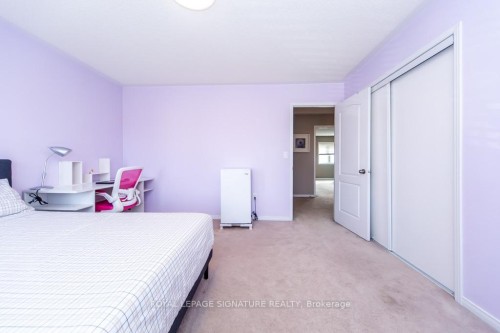 3260 Sealey Crescent, Burlington, ON - Indoor Photo Showing Bedroom