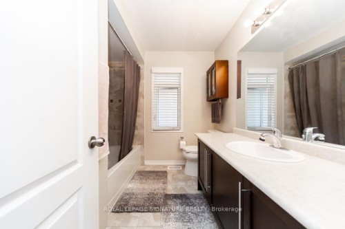 3260 Sealey Crescent, Burlington, ON - Indoor Photo Showing Bathroom