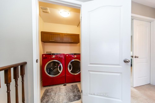 3260 Sealey Crescent, Burlington, ON - Indoor Photo Showing Laundry Room
