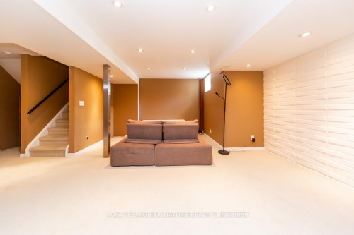 3260 Sealey Crescent, Burlington, ON - Indoor