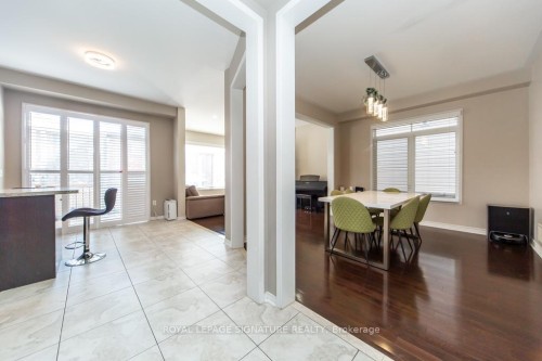3260 Sealey Crescent, Burlington, ON - Indoor Photo Showing Dining Room