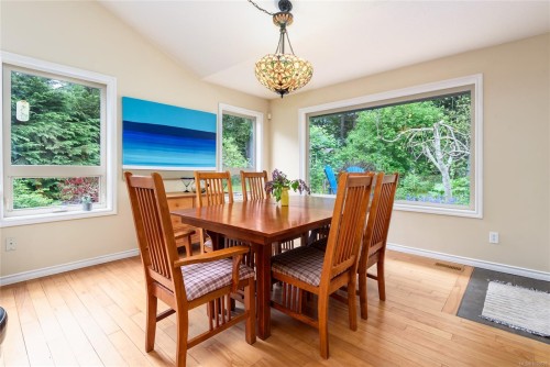 7478 Yake Rd, Fanny Bay, BC 
