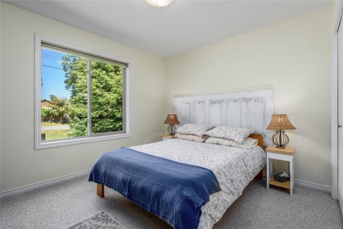7478 Yake Rd, Fanny Bay, BC 