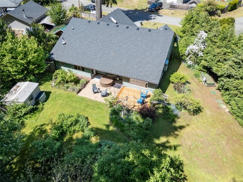 7478 Yake Rd, Fanny Bay, BC 