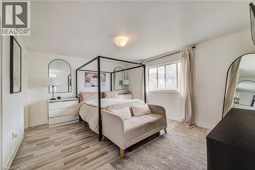 43 Southview Crescent, Cambridge, ON - Indoor Photo Showing Bedroom
