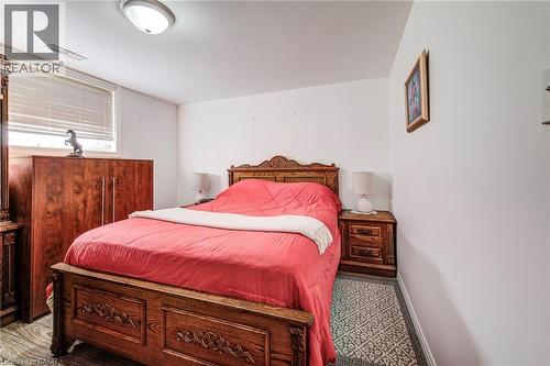 43 Southview Crescent, Cambridge, ON - Indoor Photo Showing Bedroom