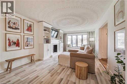 43 Southview Crescent, Cambridge, ON - Indoor Photo Showing Dining Room