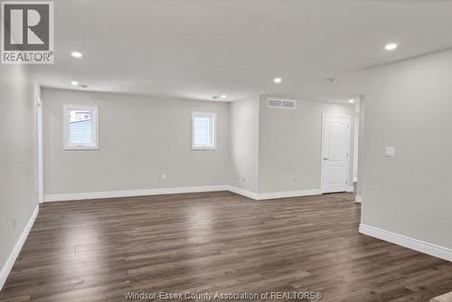 423 Logan Unit# 1, 2, Windsor, ON - Indoor Photo Showing Other Room