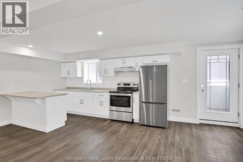 423 Logan Unit# 1, 2, Windsor, ON - Indoor Photo Showing Kitchen
