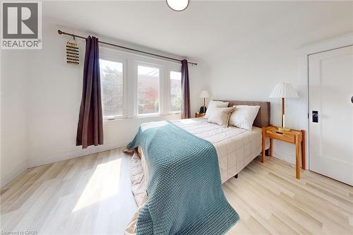 196 Walnut Street S, Hamilton, ON - Indoor Photo Showing Bedroom