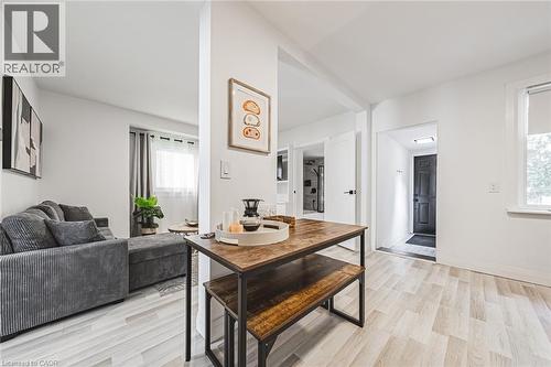 196 Walnut Street S, Hamilton, ON - Indoor Photo Showing Living Room