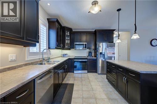 962 Pebblecreek Court, Kitchener, ON - Indoor Photo Showing Kitchen With Stainless Steel Kitchen With Double Sink