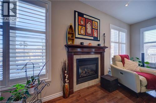 962 Pebblecreek Court, Kitchener, ON - Indoor Photo Showing Living Room With Fireplace