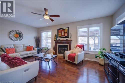 962 Pebblecreek Court, Kitchener, ON - Indoor Photo Showing Living Room With Fireplace