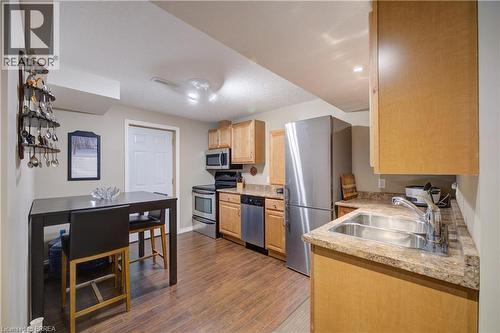 962 Pebblecreek Court, Kitchener, ON - Indoor Photo Showing Kitchen With Stainless Steel Kitchen With Double Sink