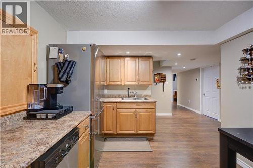 962 Pebblecreek Court, Kitchener, ON - Indoor Photo Showing Kitchen With Double Sink