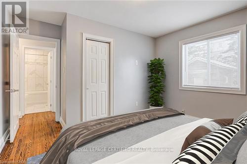 54 Duncombe Drive, Hamilton, ON - Indoor Photo Showing Bedroom