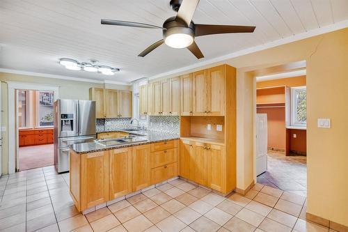 1278 Wellington Crescent, Winnipeg, MB - Indoor Photo Showing Kitchen