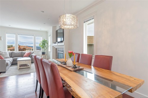 606 Stevens Pl, Ladysmith, BC 