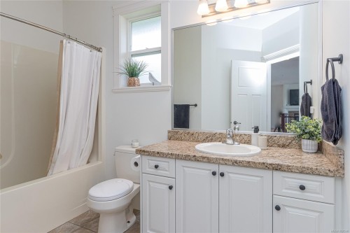 606 Stevens Pl, Ladysmith, BC 