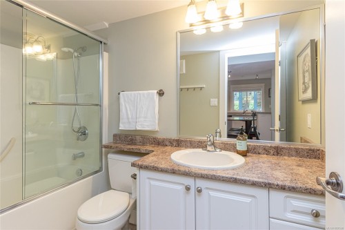 606 Stevens Pl, Ladysmith, BC 