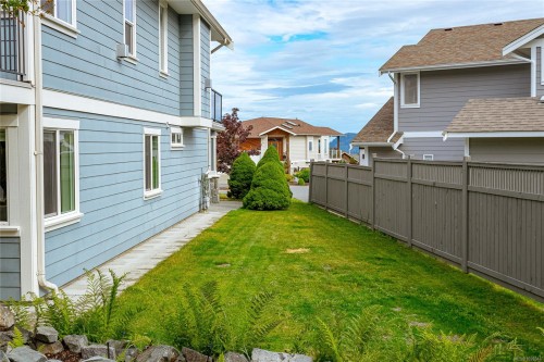 606 Stevens Pl, Ladysmith, BC 