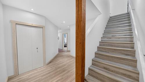 63 Deer Park Avenue, Kimberley, BC - Indoor Photo Showing Other Room