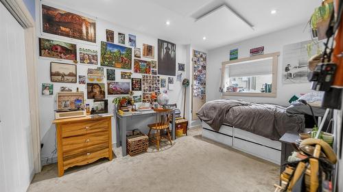 63 Deer Park Avenue, Kimberley, BC - Indoor Photo Showing Bedroom