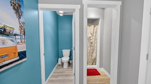 63 Deer Park Avenue, Kimberley, BC - Indoor Photo Showing Bathroom
