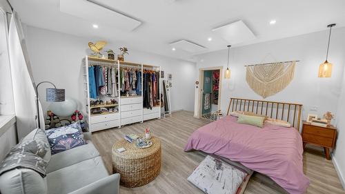63 Deer Park Avenue, Kimberley, BC - Indoor Photo Showing Bedroom