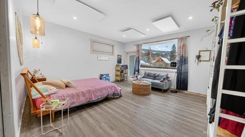 63 Deer Park Avenue, Kimberley, BC - Indoor Photo Showing Bedroom