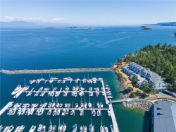 302-3555 Outrigger Rd  Nanoose Bay, BC V9P 9K1