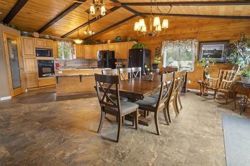 2715 3A Highway, Wynndel, BC - Indoor Photo Showing Dining Room