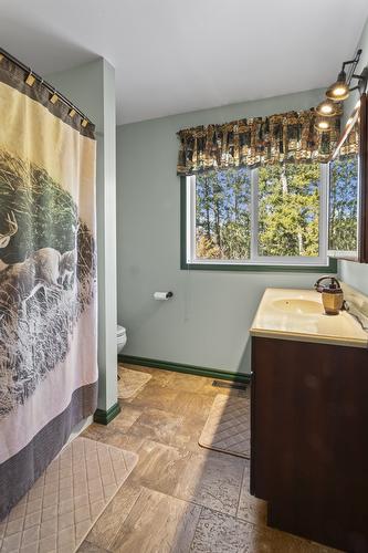 2715 3A Highway, Wynndel, BC - Indoor