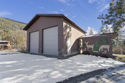 2715 3A Highway, Wynndel, BC - Outdoor