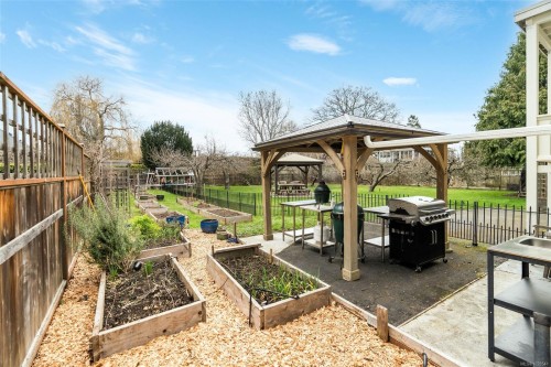 2130 Central Ave, Oak Bay, BC 