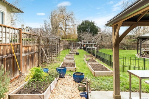 2130 Central Ave, Oak Bay, BC 