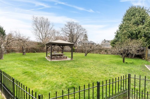 2130 Central Ave, Oak Bay, BC 