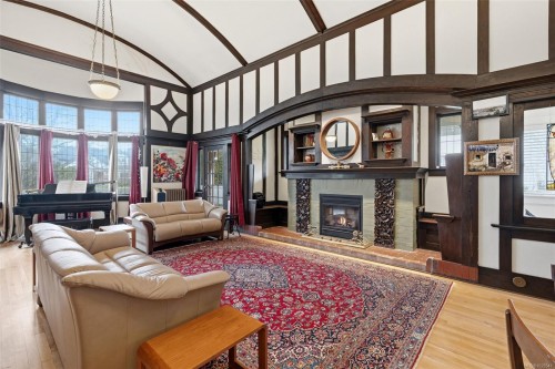 2130 Central Ave, Oak Bay, BC 