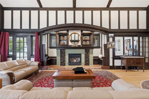 2130 Central Ave, Oak Bay, BC 