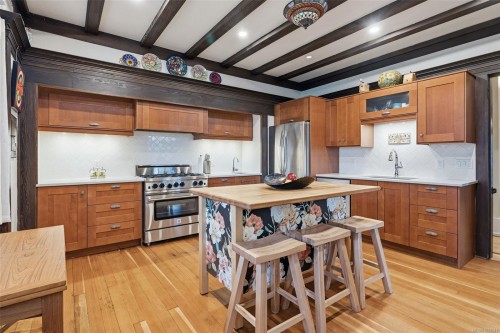 2130 Central Ave, Oak Bay, BC 