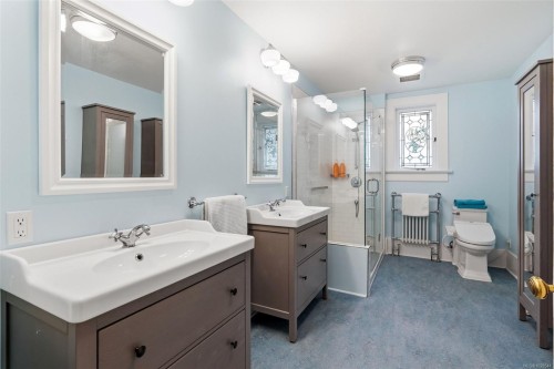 2130 Central Ave, Oak Bay, BC 