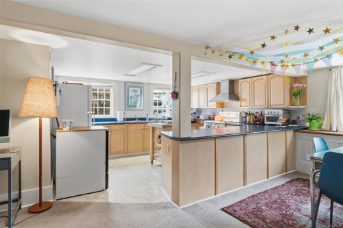 2130 Central Ave, Oak Bay, BC 