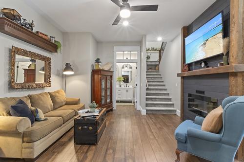 323 Canyon Street, Creston, BC - Indoor Photo Showing Living Room With Fireplace