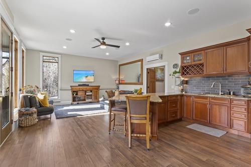 323 Canyon Street, Creston, BC - Indoor