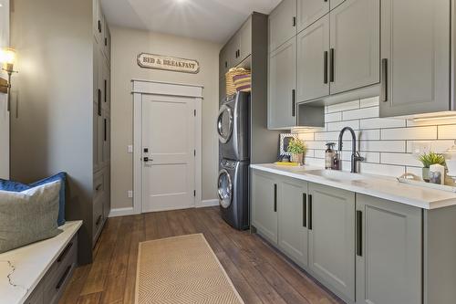 323 Canyon Street, Creston, BC - Indoor